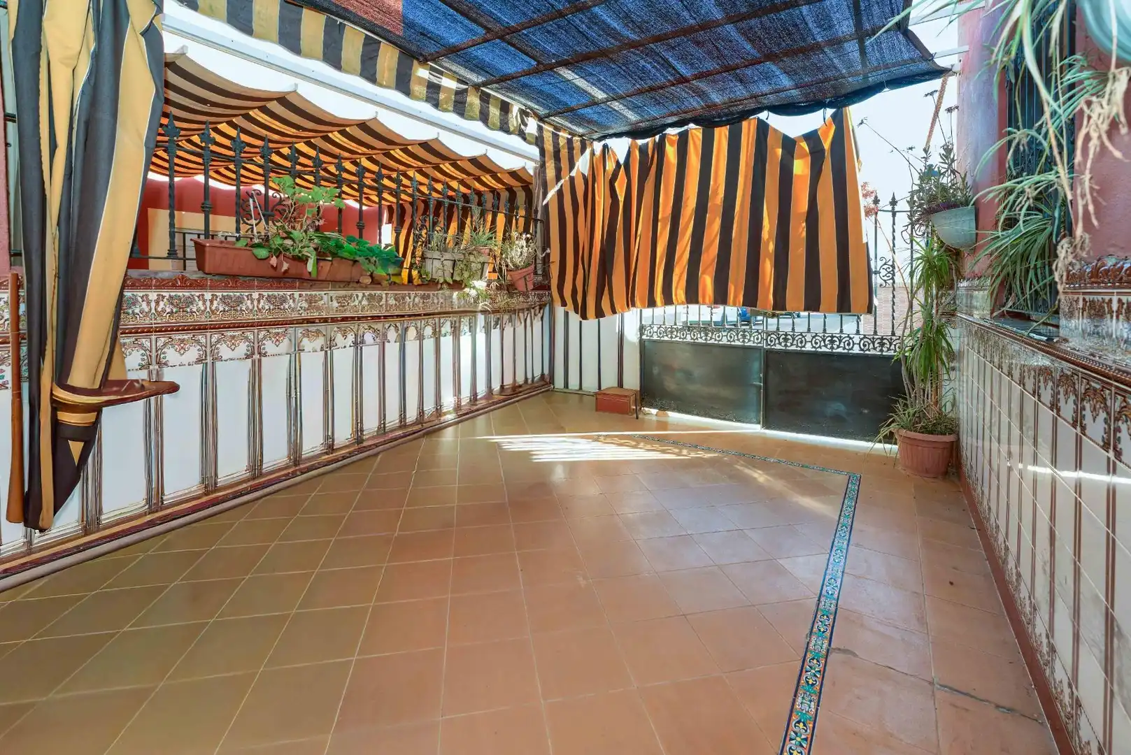 Terrasse von Einfamilien-Reihenhaus zum Verkauf in Bormujos