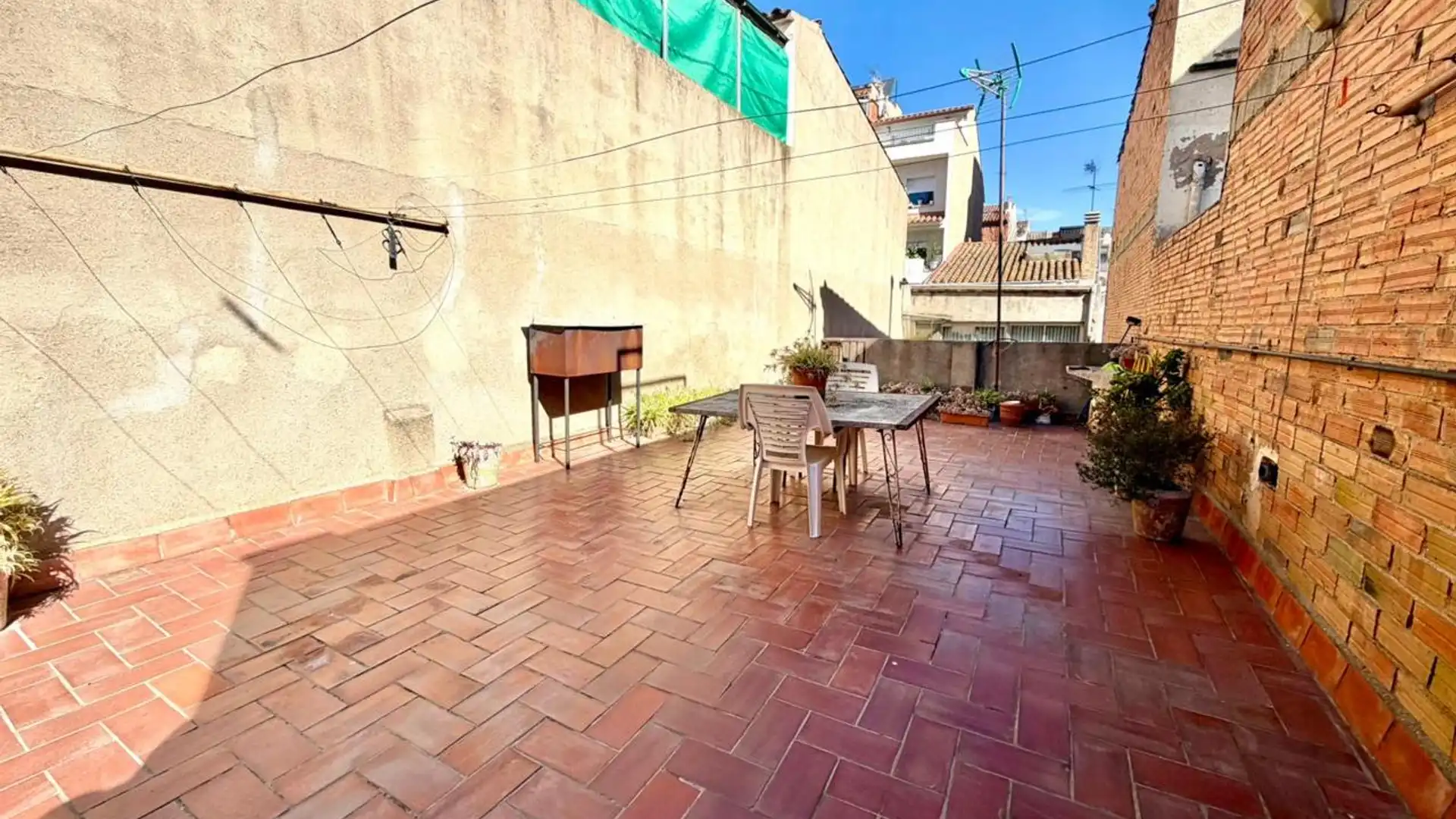 Single-family semi-detached for sale in Mas Rampinyo - Montcada Nova - Carrerada