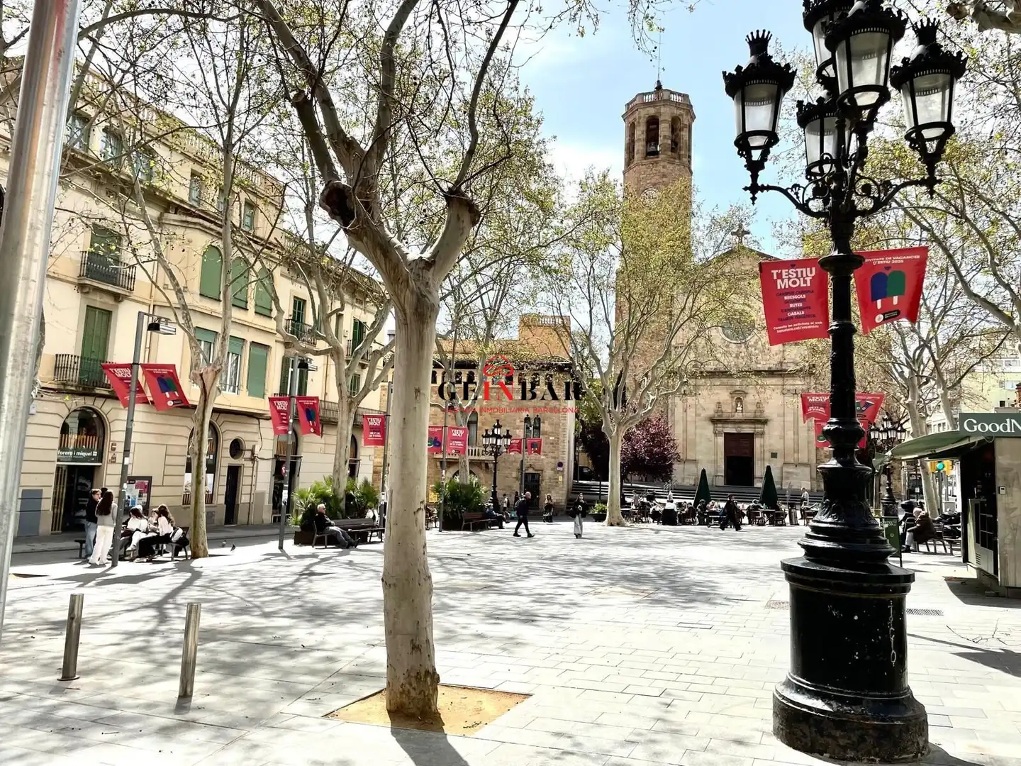 Vista exterior de Planta baja en venta en Barcelona con Trastero y Alarma