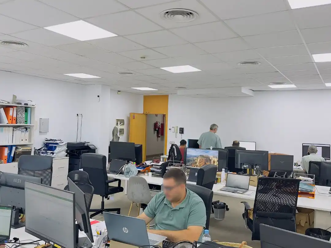 Oficina de lloguer en Avenida Juan Diego