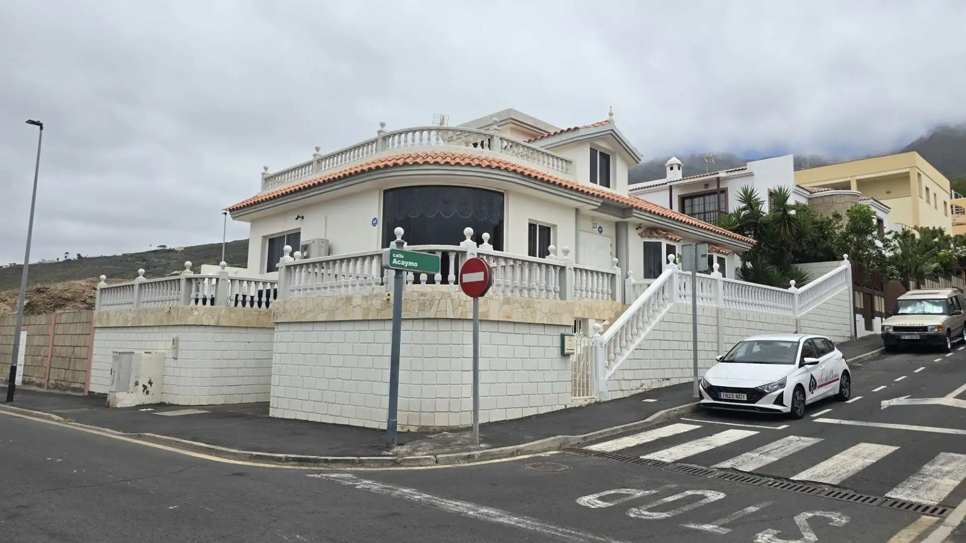 Vista exterior de Casa o xalet de lloguer en Adeje amb Jardí privat i Terrassa