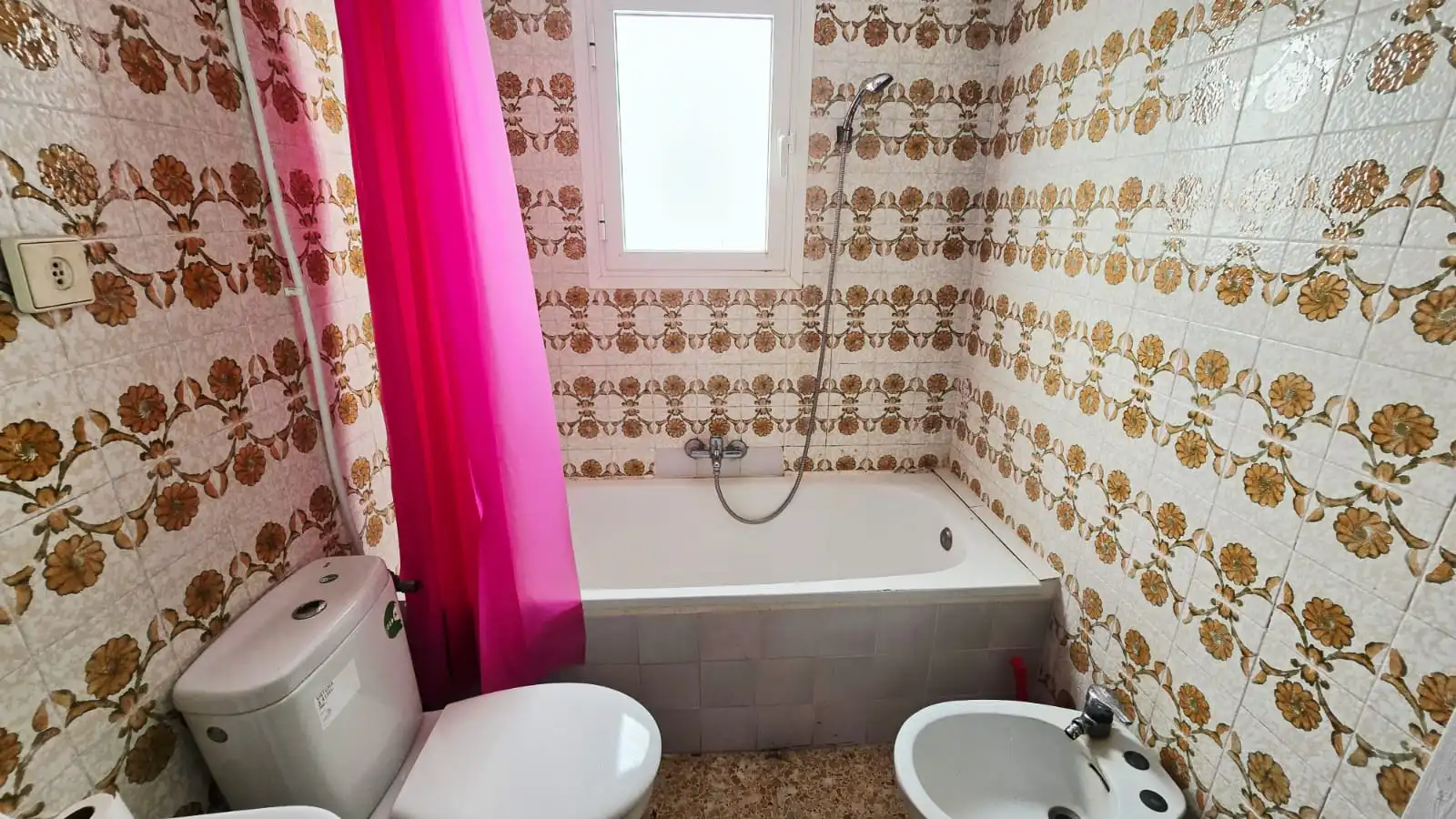 Bany de Apartament en venda en Oliva amb Terrassa, Moblat i Forn