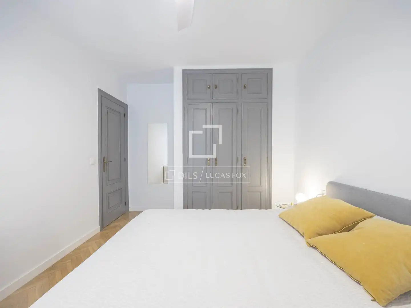 Dormitori de Àtic de lloguer en Valencia amb Aire condicionat, Calefacció i Parquet