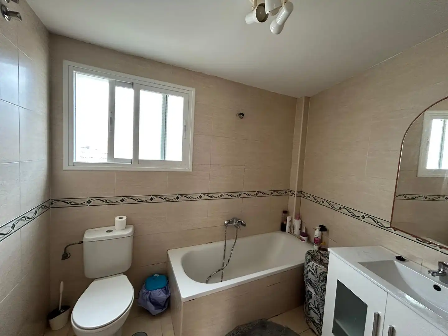 Bany de Casa o xalet en venda en Villanueva del Ariscal amb Aire condicionat, Jardí privat i Balcó
