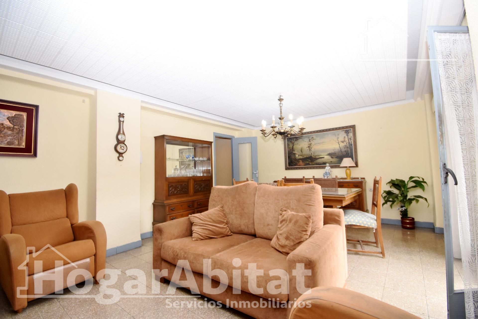 Living room of Flat for sale in  Valencia Capital  with Air Conditioner, Terrace and Storage room
