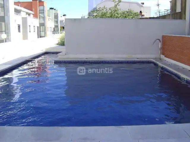 Piscina de Pis en venda en Valladolid amb Calefacció, Parquet i Terrassa
