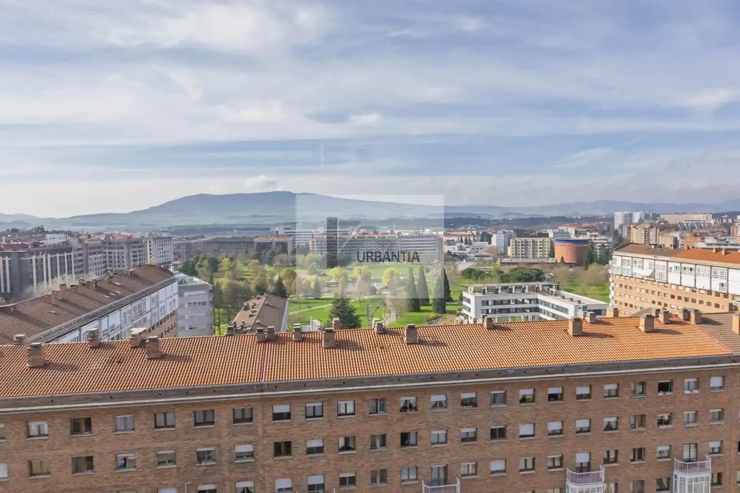 Vista exterior de Piso en venta en  Pamplona / Iruña con Calefacción, Parquet y Terraza