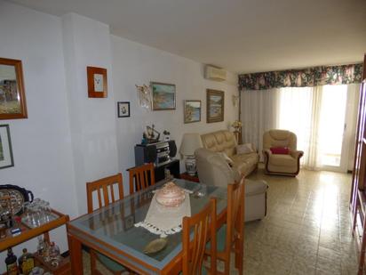 Sala d'estar de Apartament en venda en Malgrat de Mar amb Balcó i Piscina comunitària