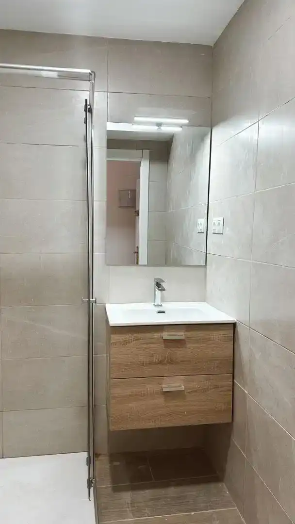 Bathroom of Flat for rent in Carabanchel