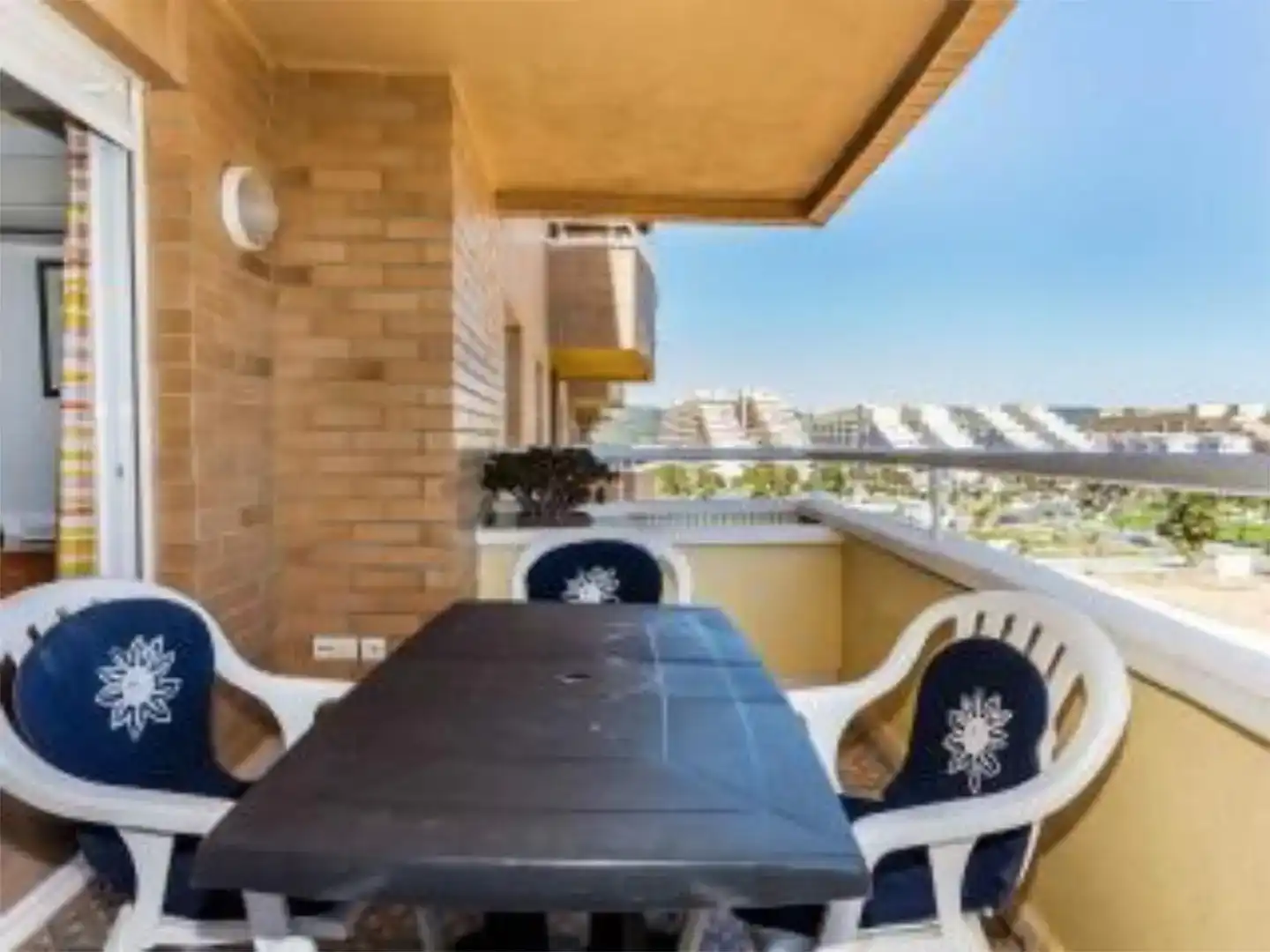 Terrasse von Wohnungen zur Miete in Oropesa del Mar / Orpesa mit Klimaanlage, Schwimmbad und Balkon