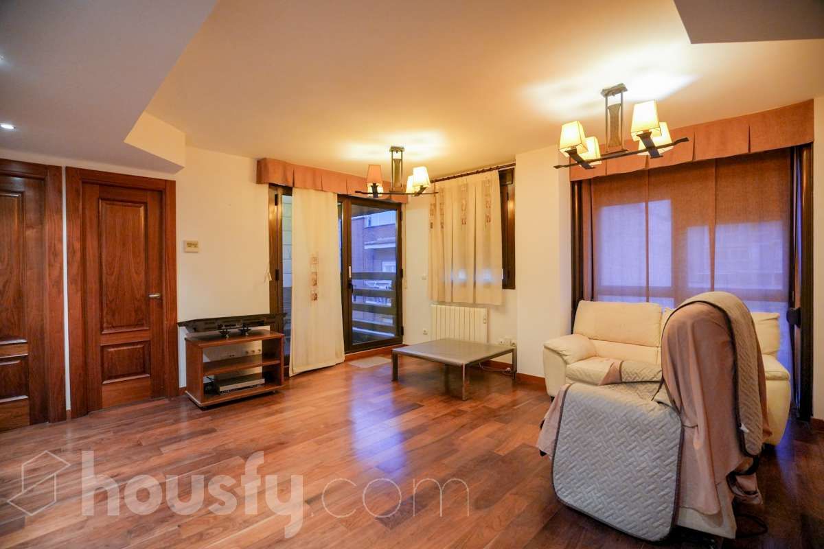 Sala d'estar de Pis en venda en  Madrid Capital amb Aire condicionat, Calefacció i Parquet