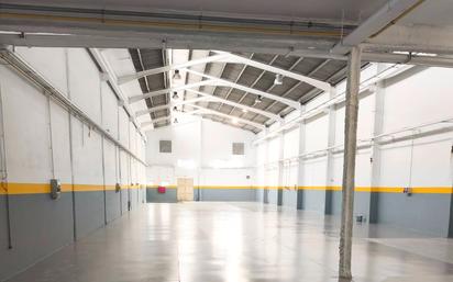 Nau industrial de lloguer en Badalona