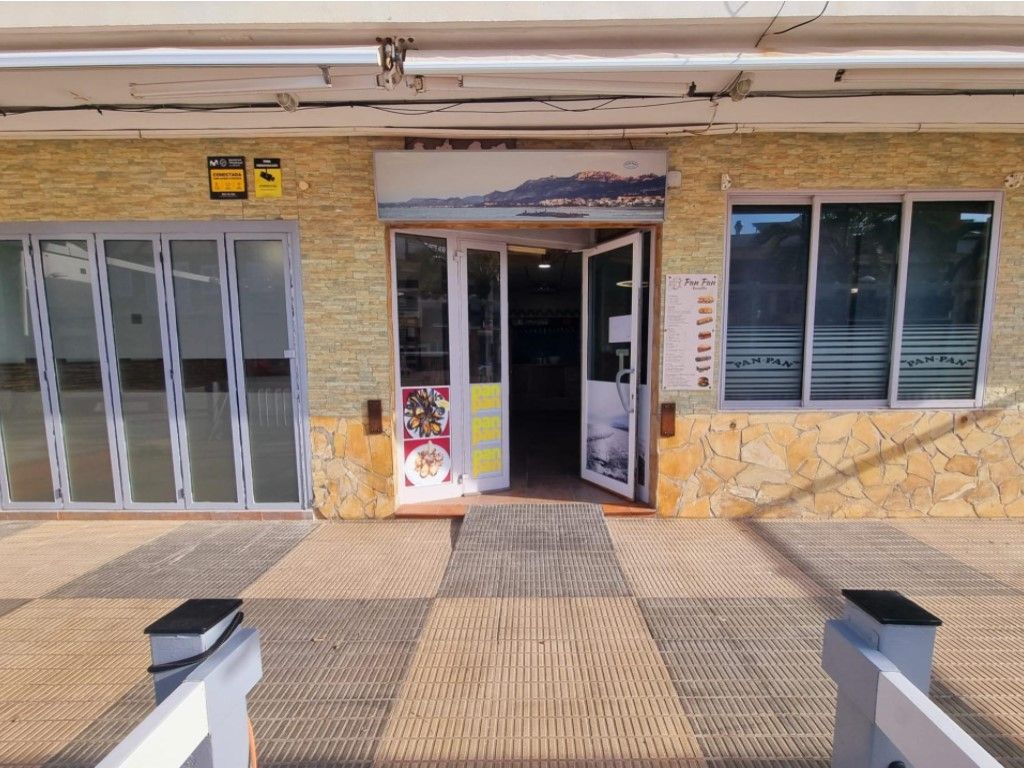 Premises for sale in Oliva  with Air Conditioner, Terrace and Furnished