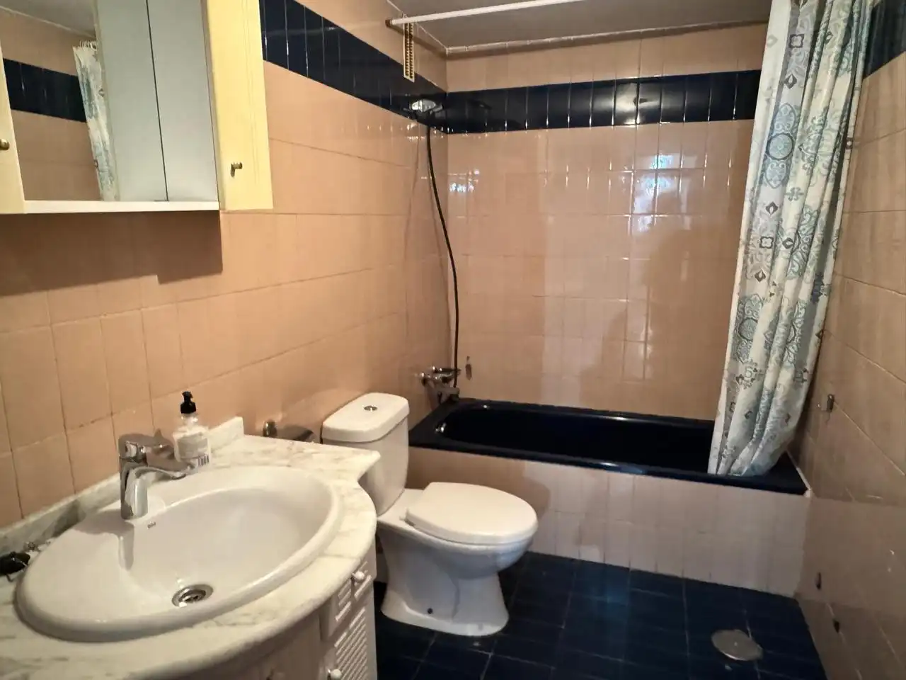 Badezimmer von Wohnung zum Verkauf in A Coruña Capital  mit Heizung, Parkett und Terrasse