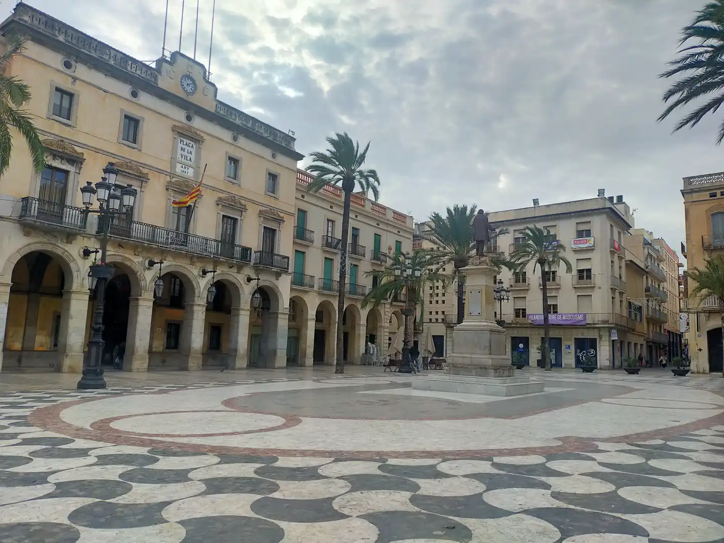 Local de lloguer a Carrer de l'Almirall Colom, Centre Vila