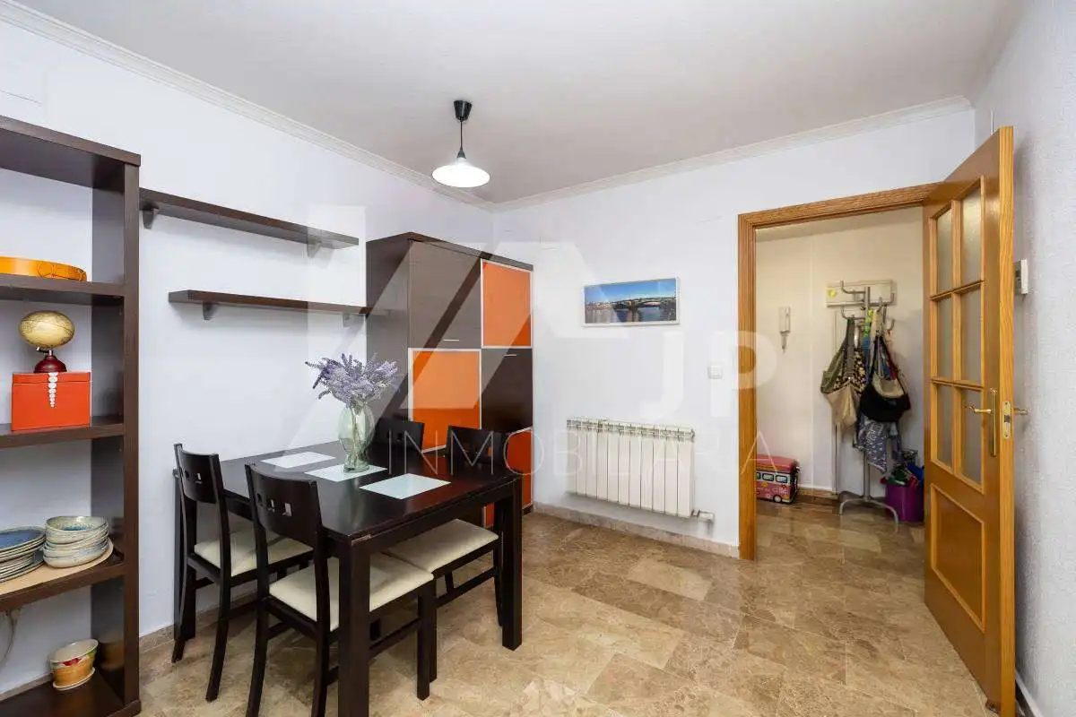 Piso con piscina en venta en Calle Cádiar 10, imagen 6