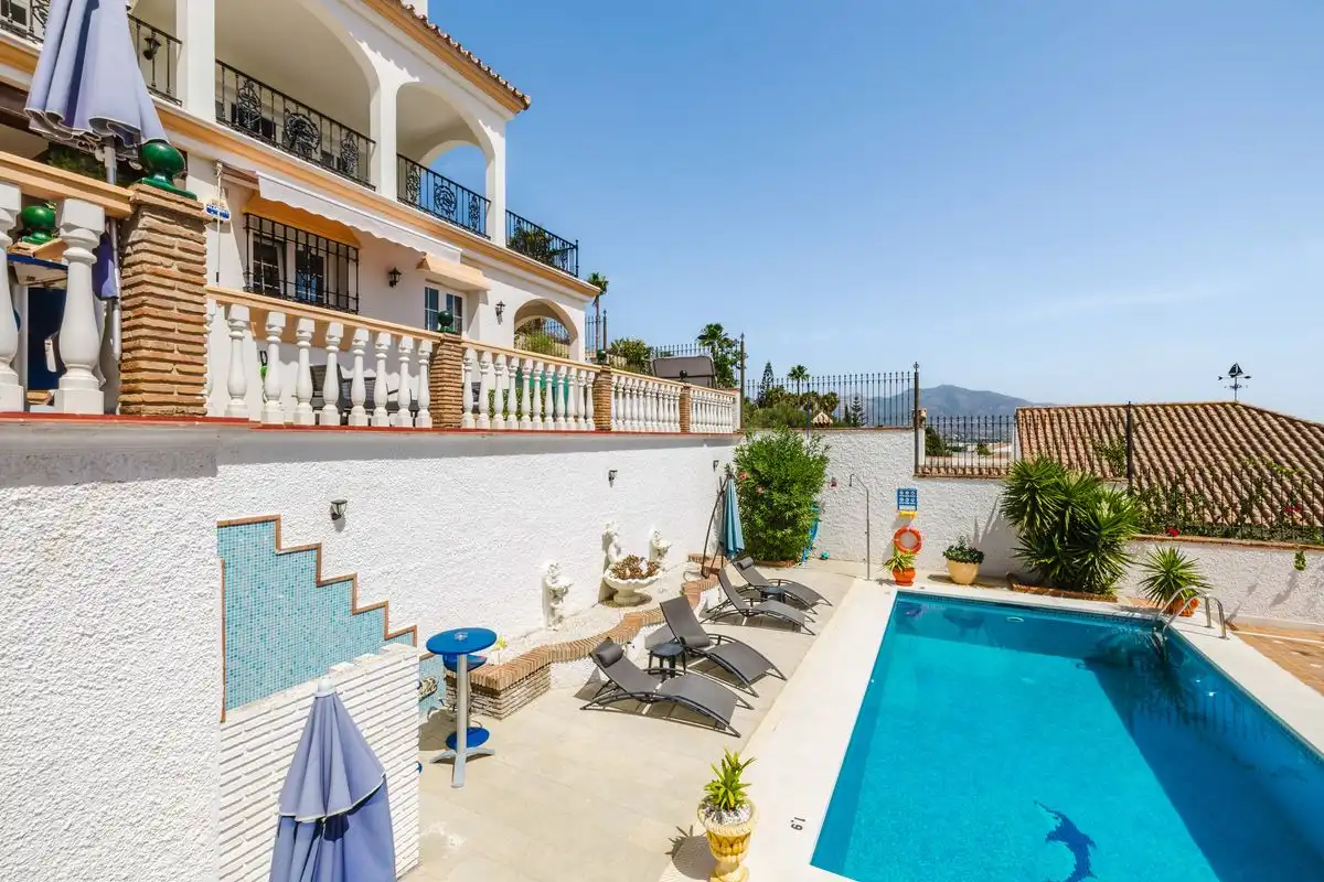 Vista exterior de Casa o chalet en venta en Mijas con Aire acondicionado, Calefacción y Jardín privado