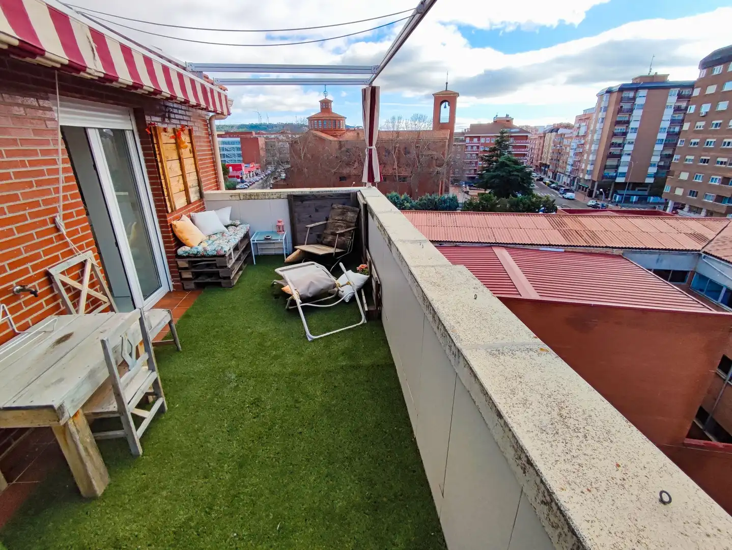 Terrace of Attic for sale in Palencia  with Air Conditioner, Heating and Parquet flooring
