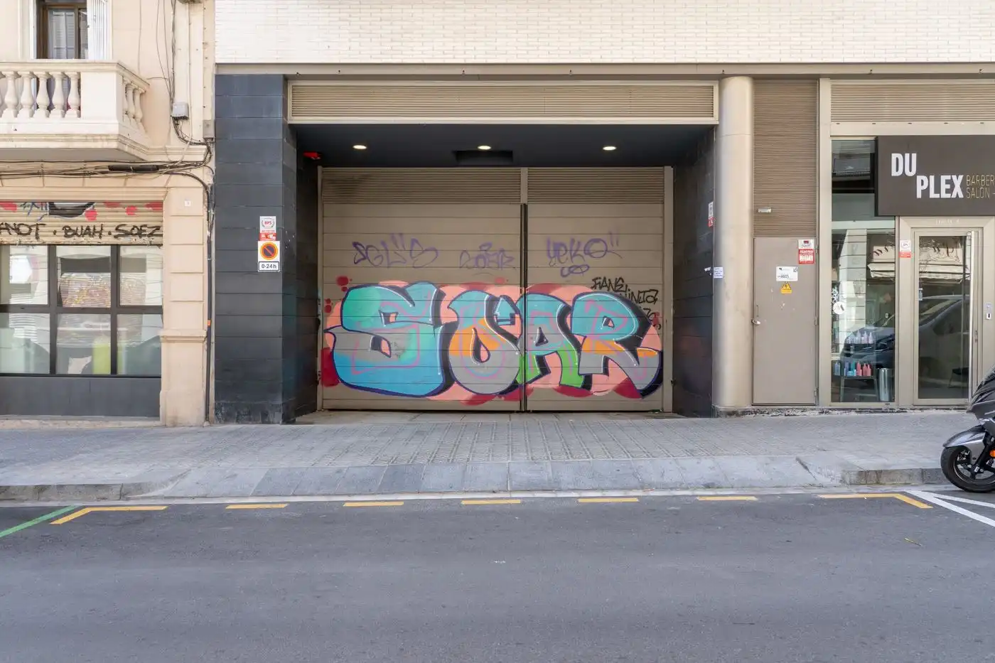 Exterior view of Garage for rent in Barcelona