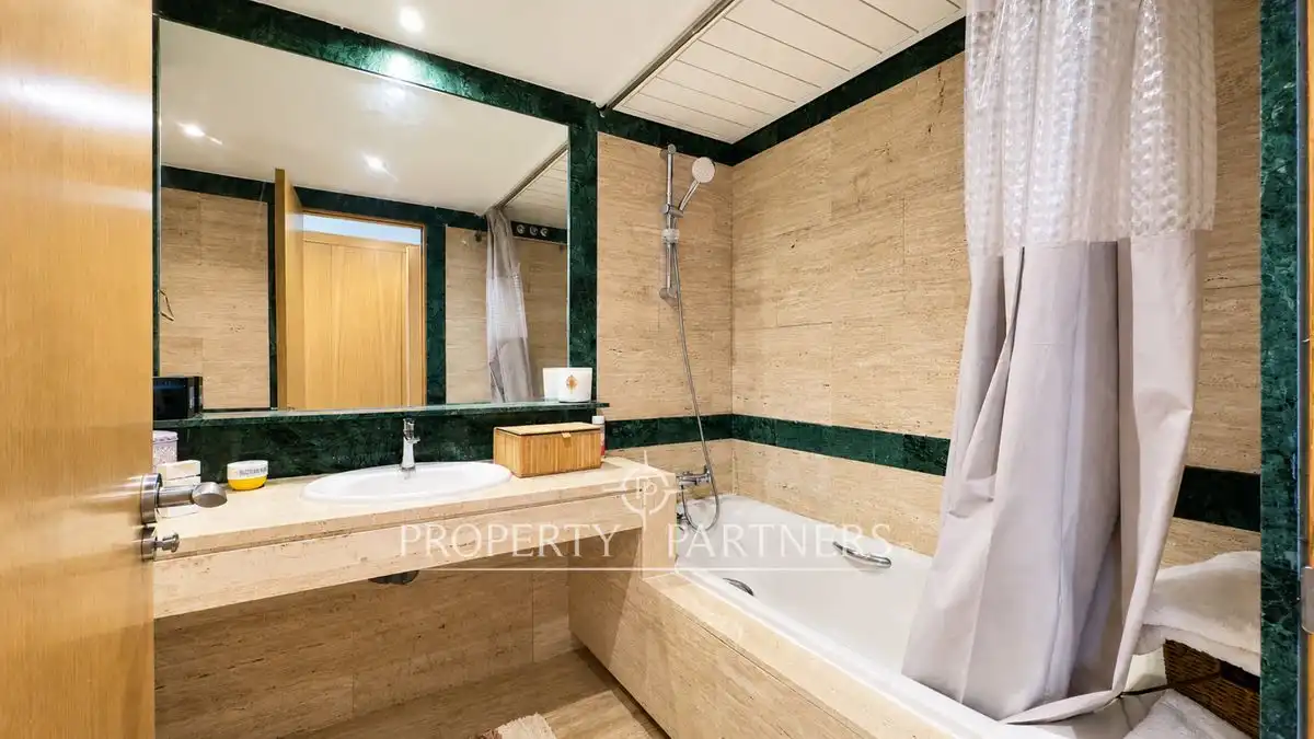 Bathroom of Apartments for sale in Madrid  with Air Conditioner, Heating and Private garden