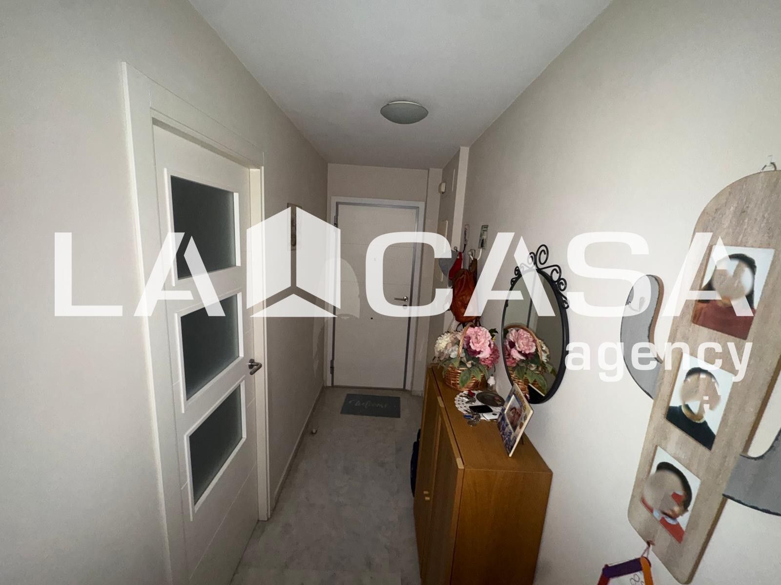 Flat for sale in  Sevilla Capital  with Air Conditioner and Storage room