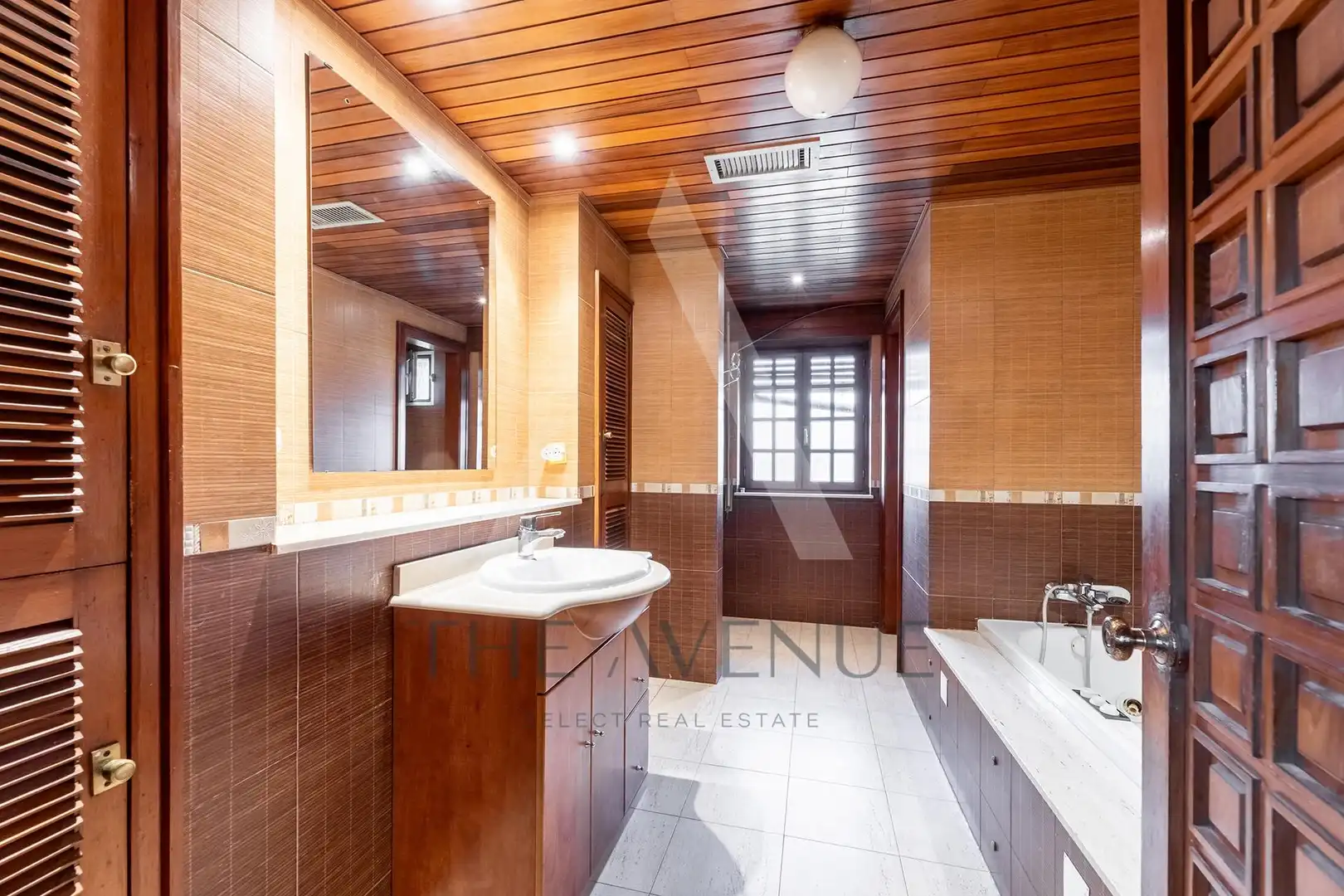 Baño de Casa o chalet en venta en Boadilla del Monte con Calefacción, Jardín privado y Terraza