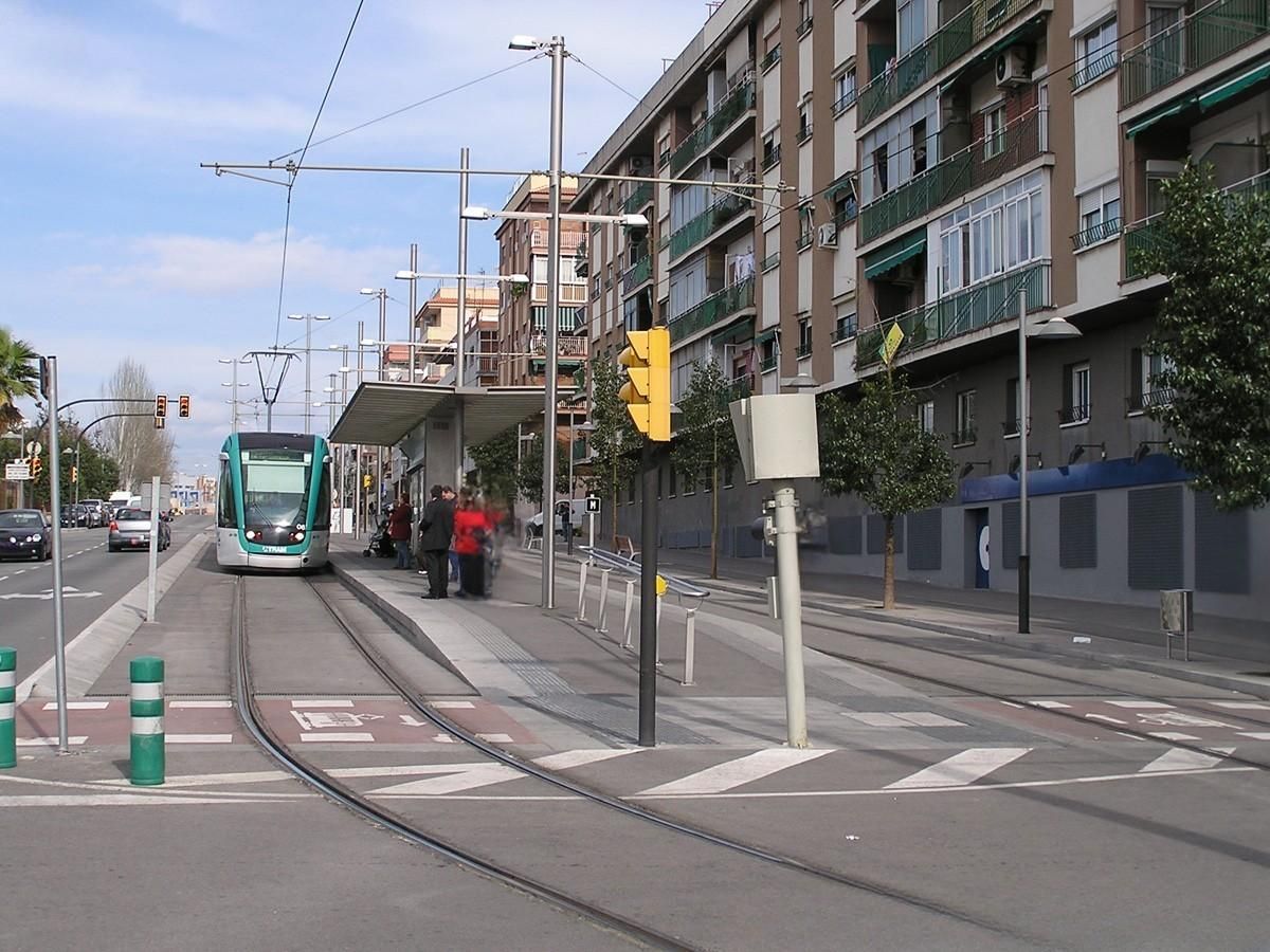 Vista exterior de Pis en venda en Sant Joan Despí amb Calefacció i Terrassa