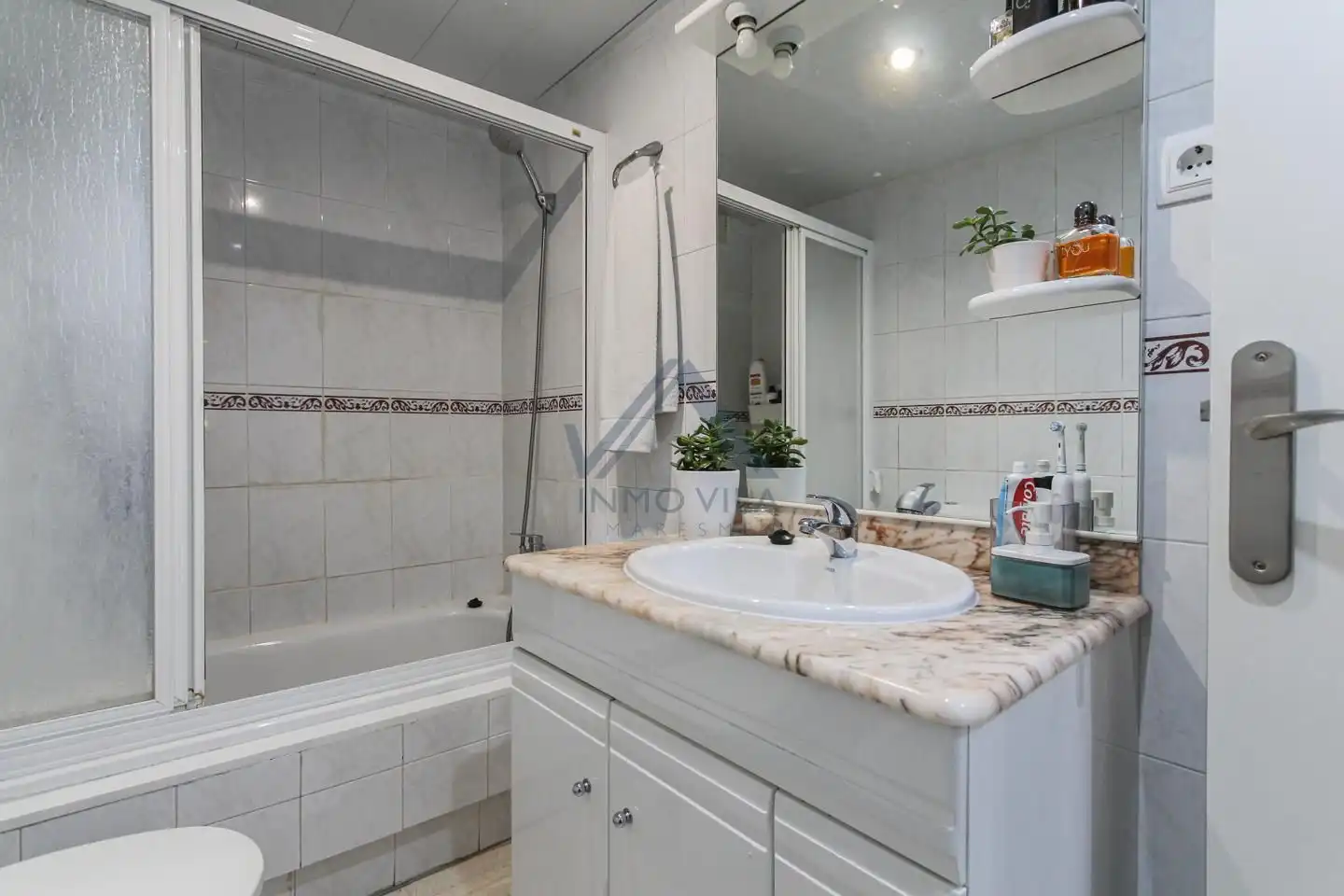 Badezimmer von Wohnung zum Verkauf in Montcada i Reixac mit Klimaanlage, Terrasse und Möbliert