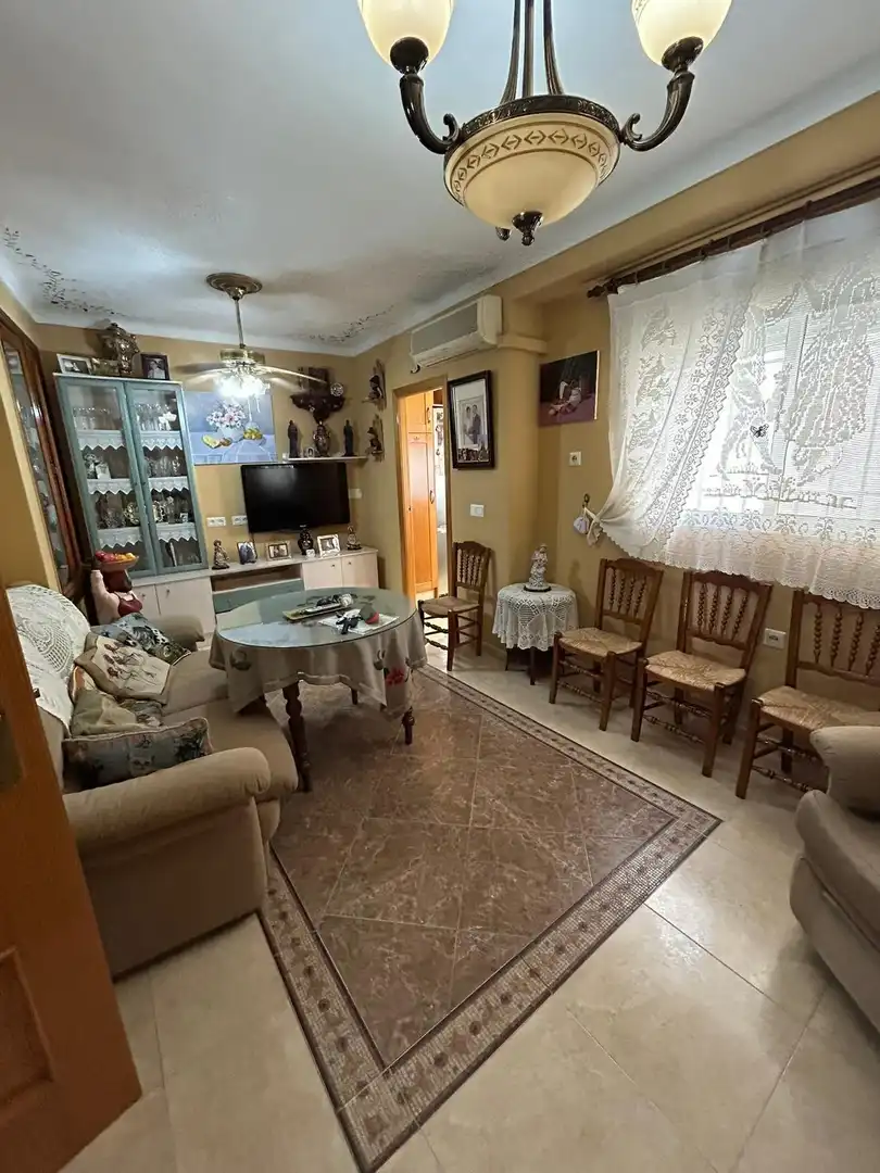 Sala de estar de Ático en venta en Cuevas de San Marcos con Aire acondicionado, Terraza y Amueblado