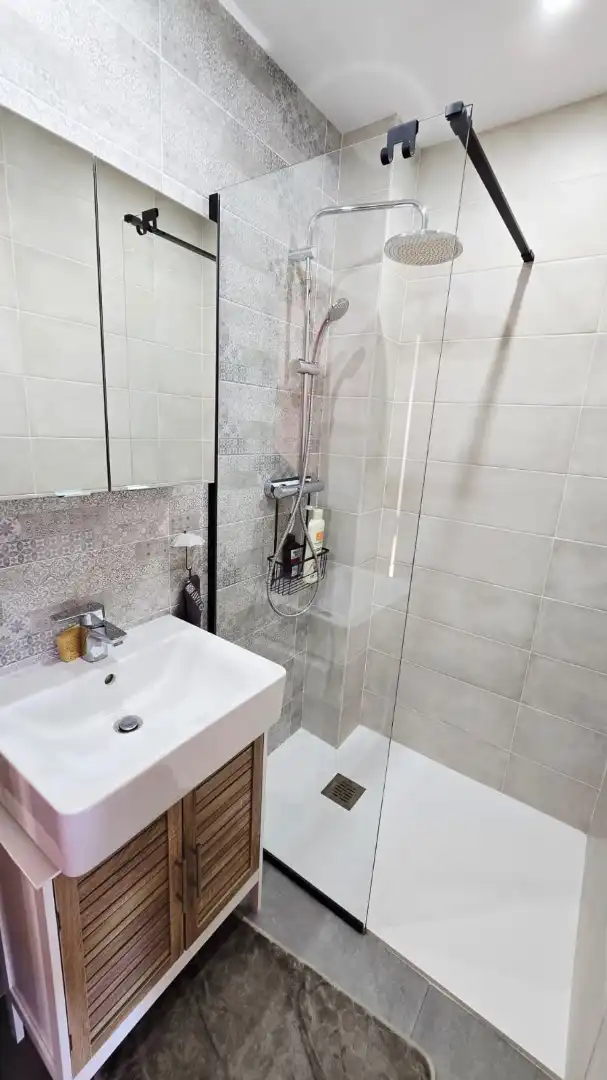 Bany de Apartament en venda en Oliva amb Aire condicionat, Terrassa i Traster