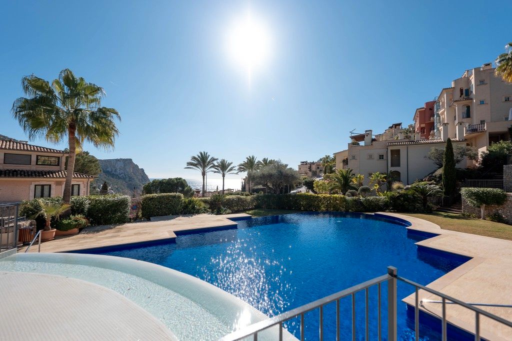 Piscina de Apartament en venda en Andratx amb Aire condicionat, Calefacció i Jardí privat