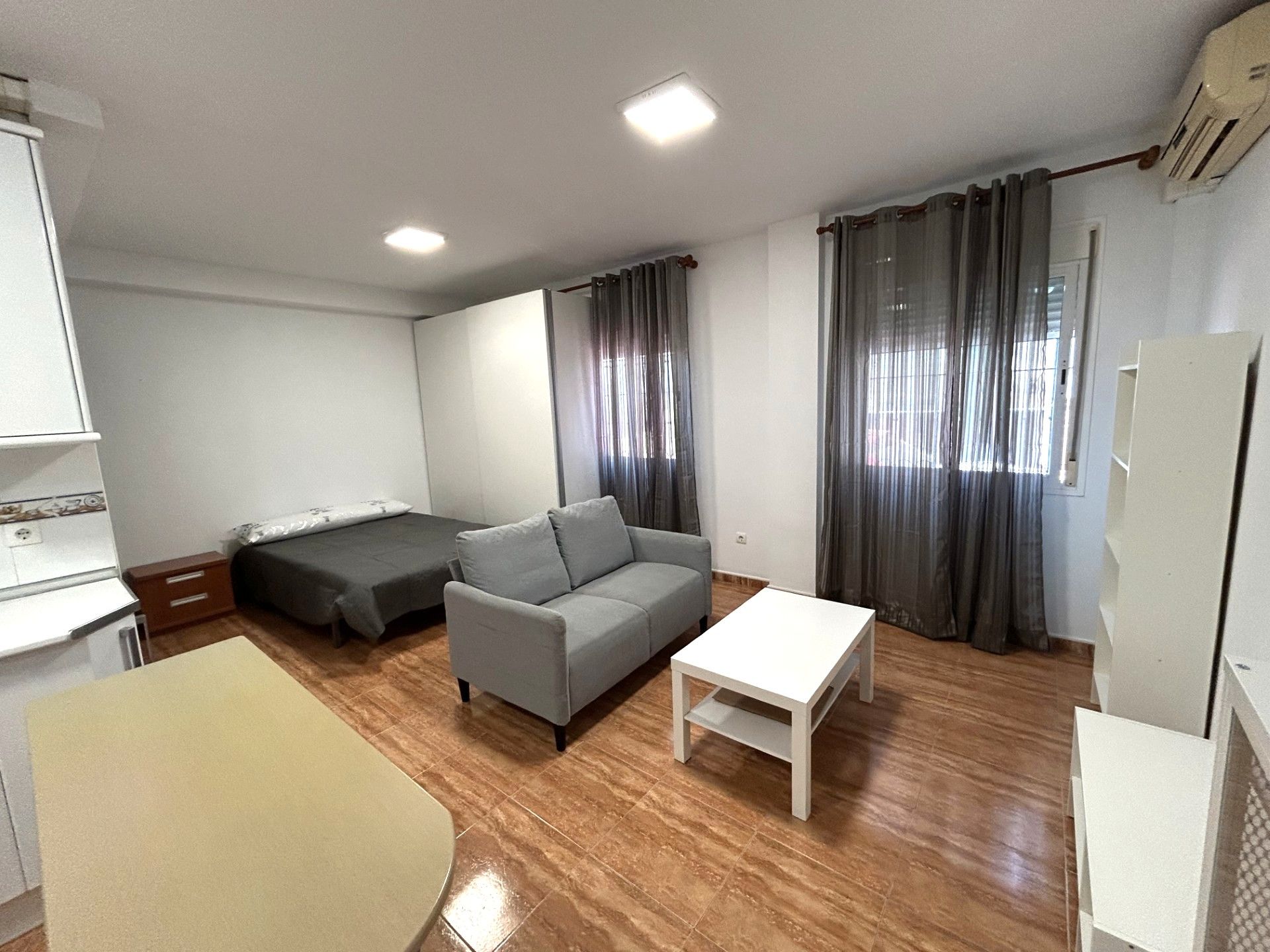 Schlafzimmer von Wohnung miete in Alhaurín de la Torre mit Klimaanlage, Heizung und Möbliert
