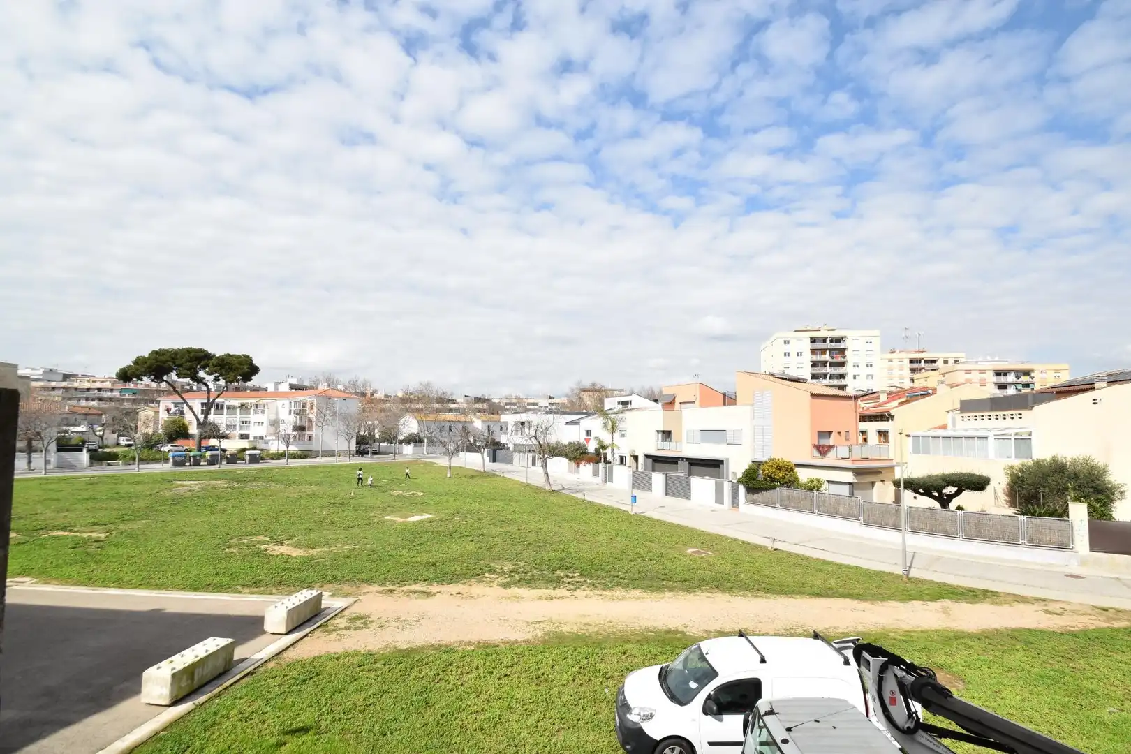 Außenansicht von Fabrikhallen zur Miete in Vilanova i la Geltrú