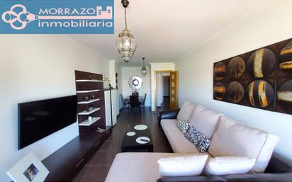 Sala d'estar de Pis en venda en Bueu amb Balcó