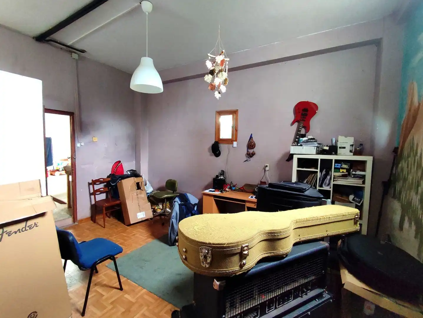 Sala d'estar de Casa o xalet en venda en Carral amb Jardí privat, Terrassa i Moblat