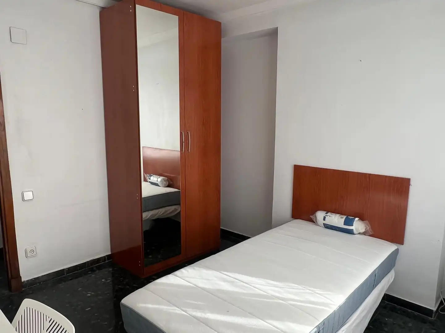 Bedroom of Flat for rent in Zaragoza  with Heating, Furnished and Oven