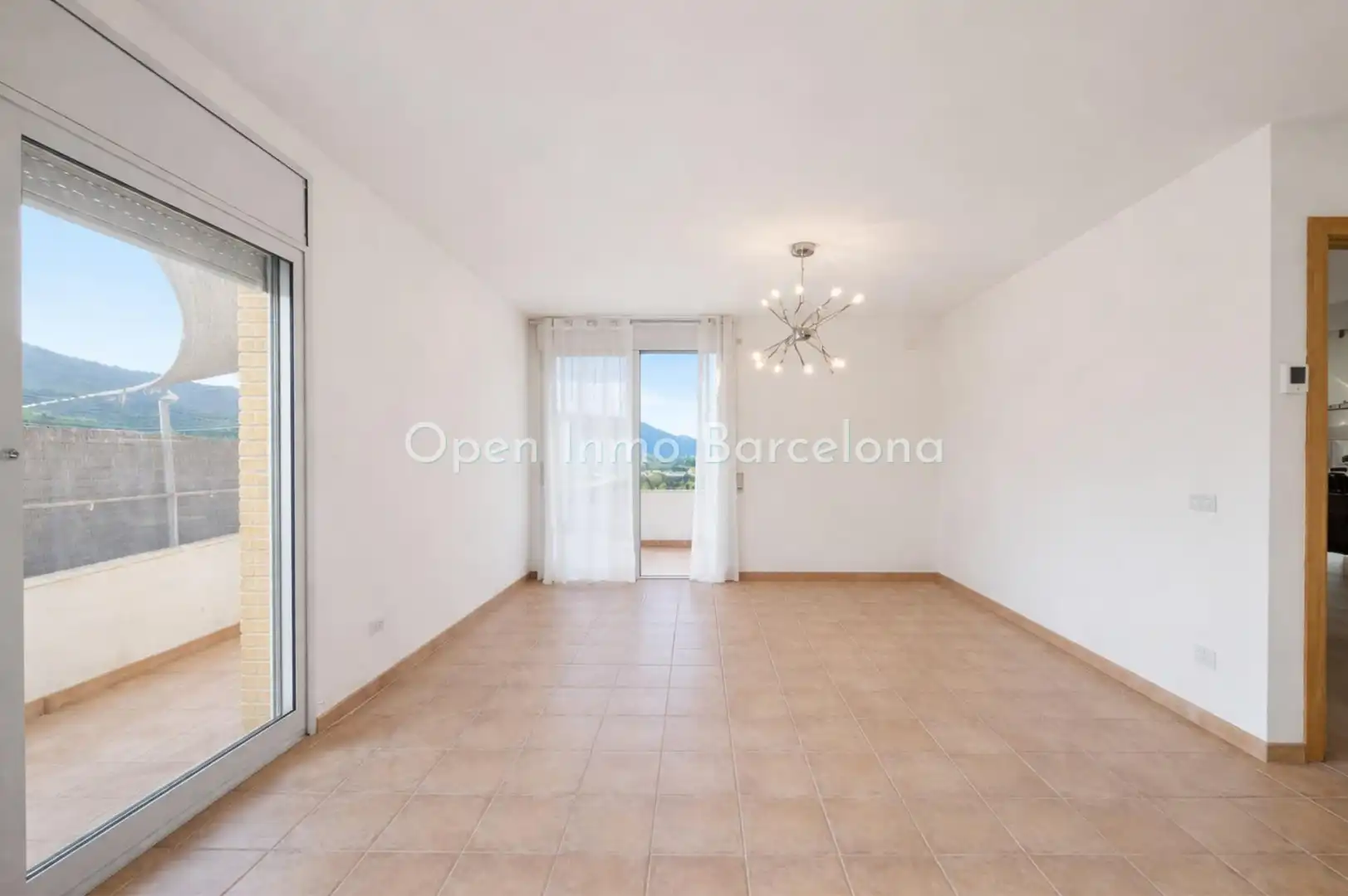 Sala d'estar de Casa o xalet en venda en Canyelles amb Aire condicionat, Calefacció i Jardí privat