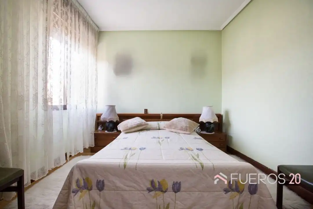 Schlafzimmer von Wohnung zum Verkauf in Barakaldo  mit Terrasse, Abstellraum und Möbliert