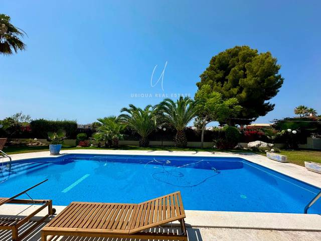 Casa-chalet en Alquiler en de l'Est en Mas Mel