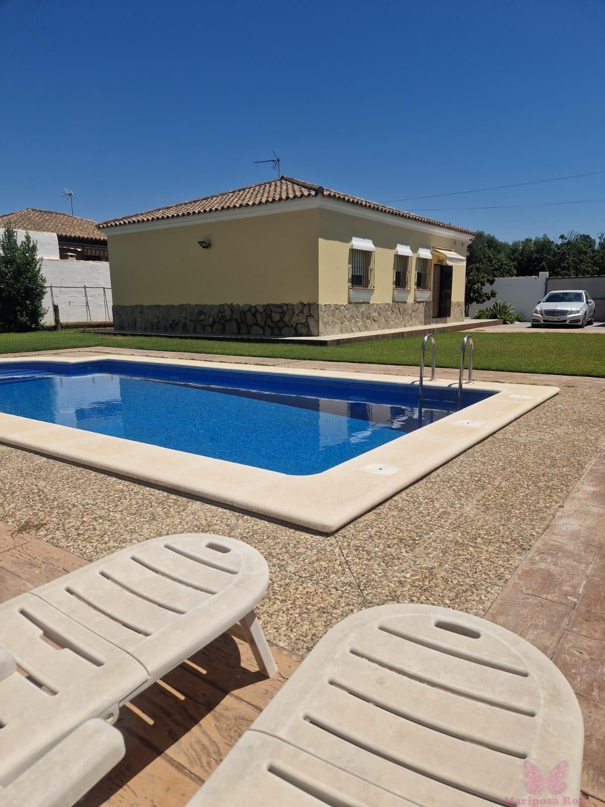 Piscina de Casa o xalet en venda en Chiclana de la Frontera amb Aire condicionat, Calefacció i Traster