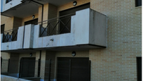 Exterior view of Flat for sale in Navalperal de Pinares  with Heating, Parquet flooring and Swimming Pool