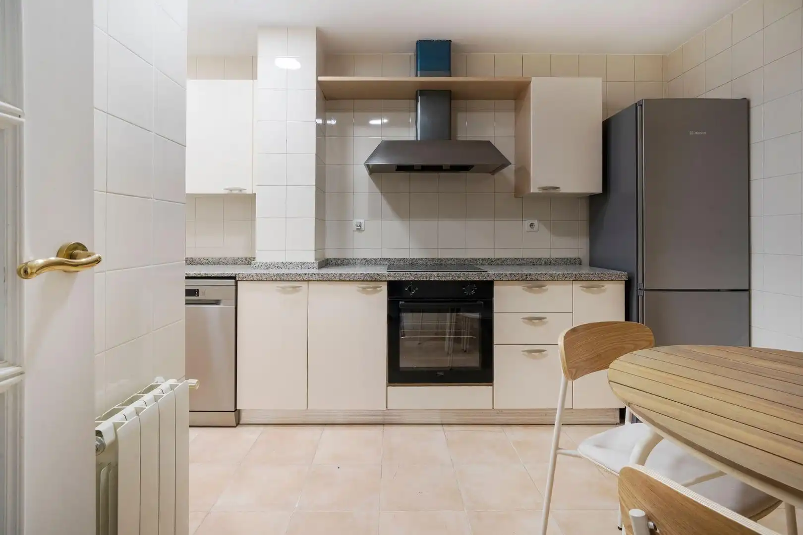Cocina de Piso de alquiler en Valencia con Aire acondicionado, Calefacción y Amueblado