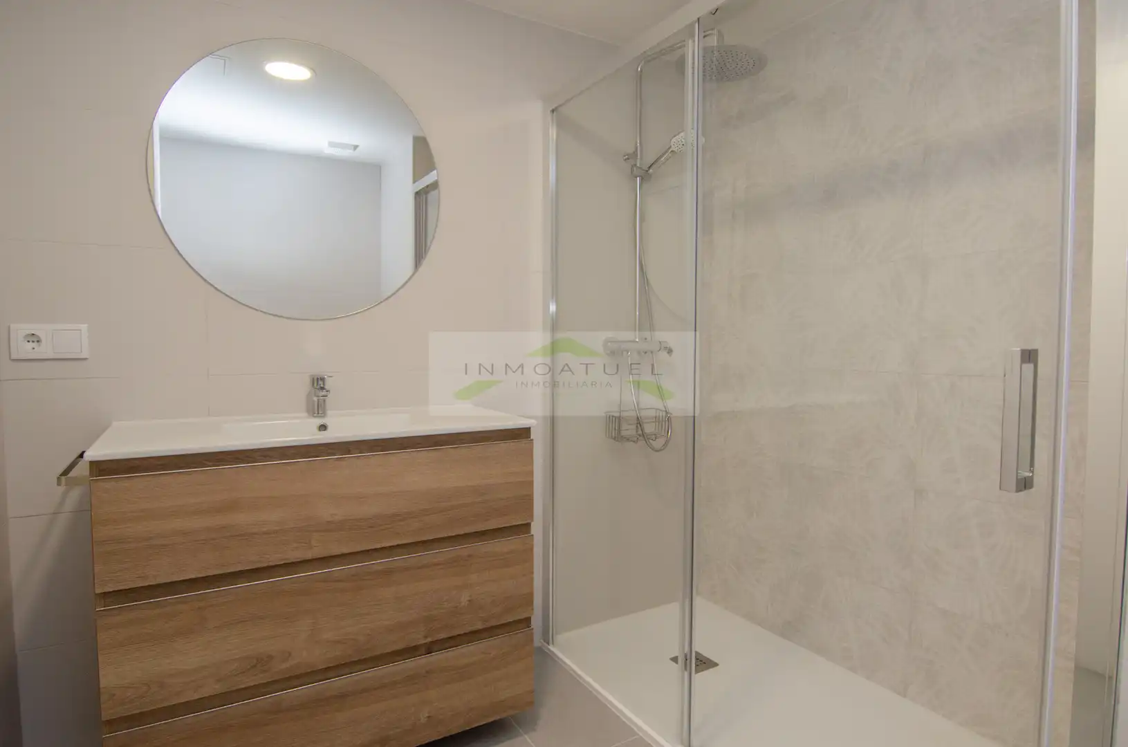 Baño de Piso de alquiler en A Coruña Capital  con Calefacción, Amueblado y Horno