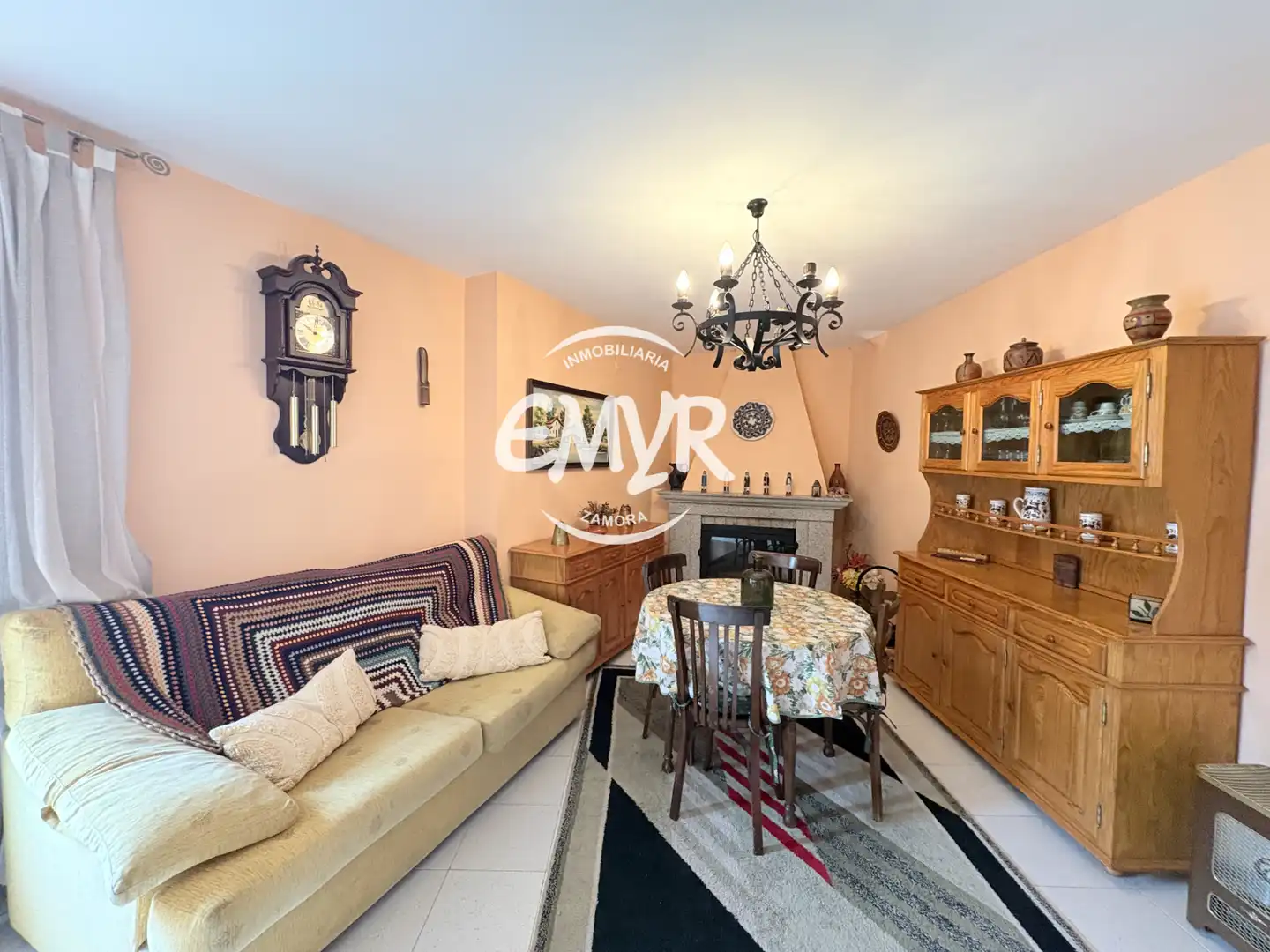 Sala de estar de Casa adosada en venta en Fermoselle con Trastero y Balcón