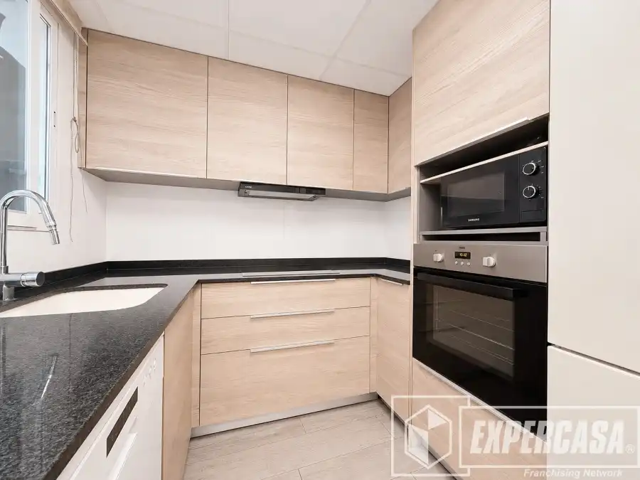 Cuina de Pis en venda en Llíria amb Aire condicionat i Terrassa