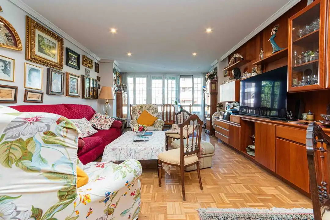 Living room of Flat for sale in Madrid  with Air Conditioner, Heating and Storage room