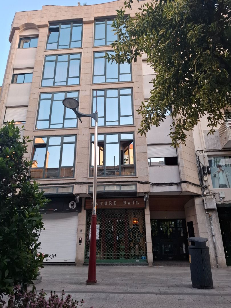 Vista exterior de Pis en venda en Vigo  amb Calefacció