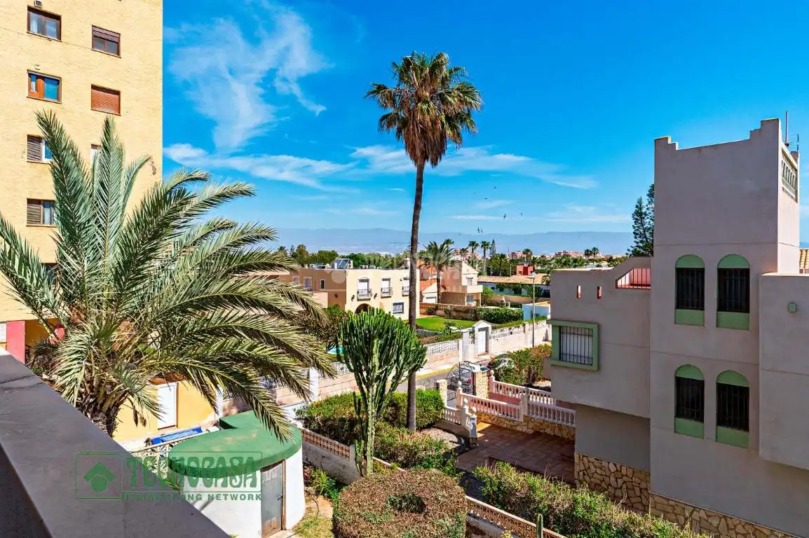 Exterior view of Flat for sale in Roquetas de Mar  with Terrace, Furnished and Alarm