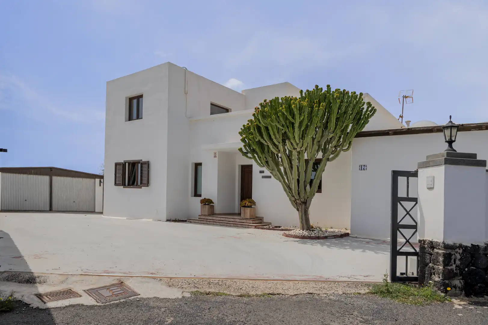 Vista exterior de Casa o chalet en venta en Tías con Calefacción