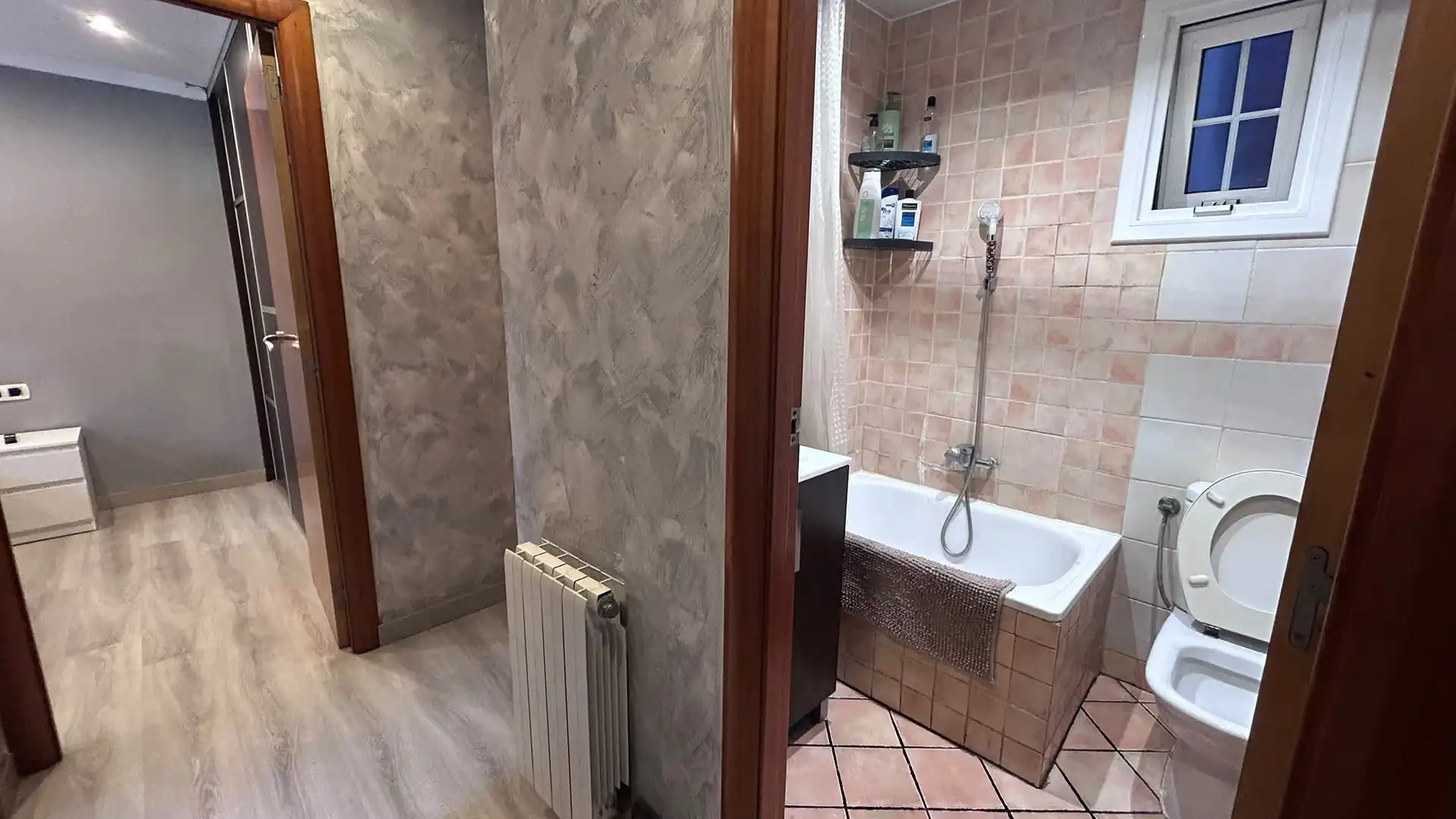 Badezimmer von Wohnung zum Verkauf in Sant Boi de Llobregat mit Balkon